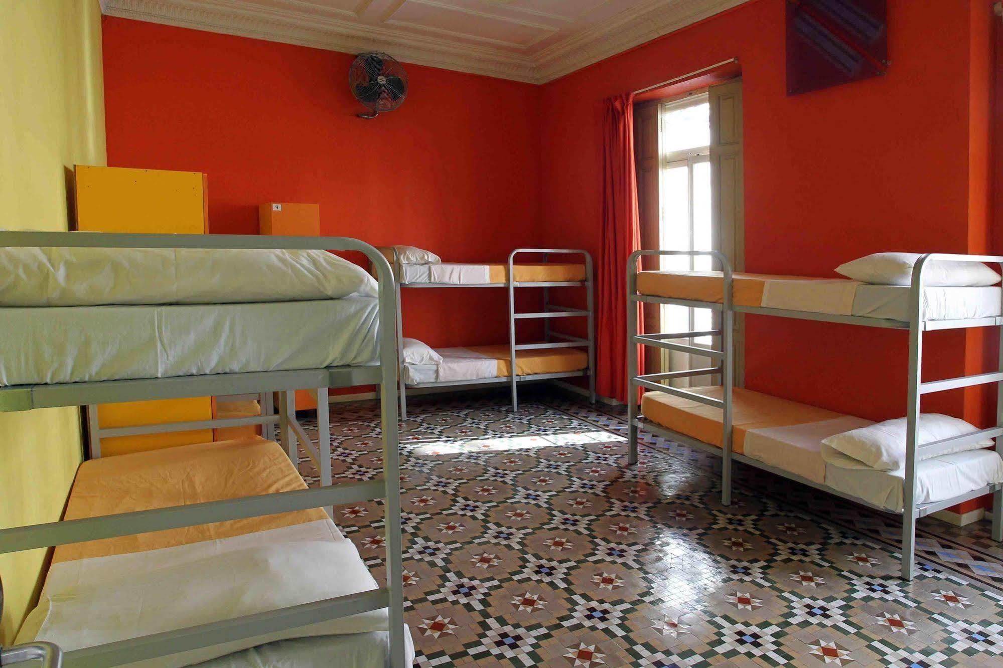 Red Nest Hostel Valencia Eksteriør bilde
