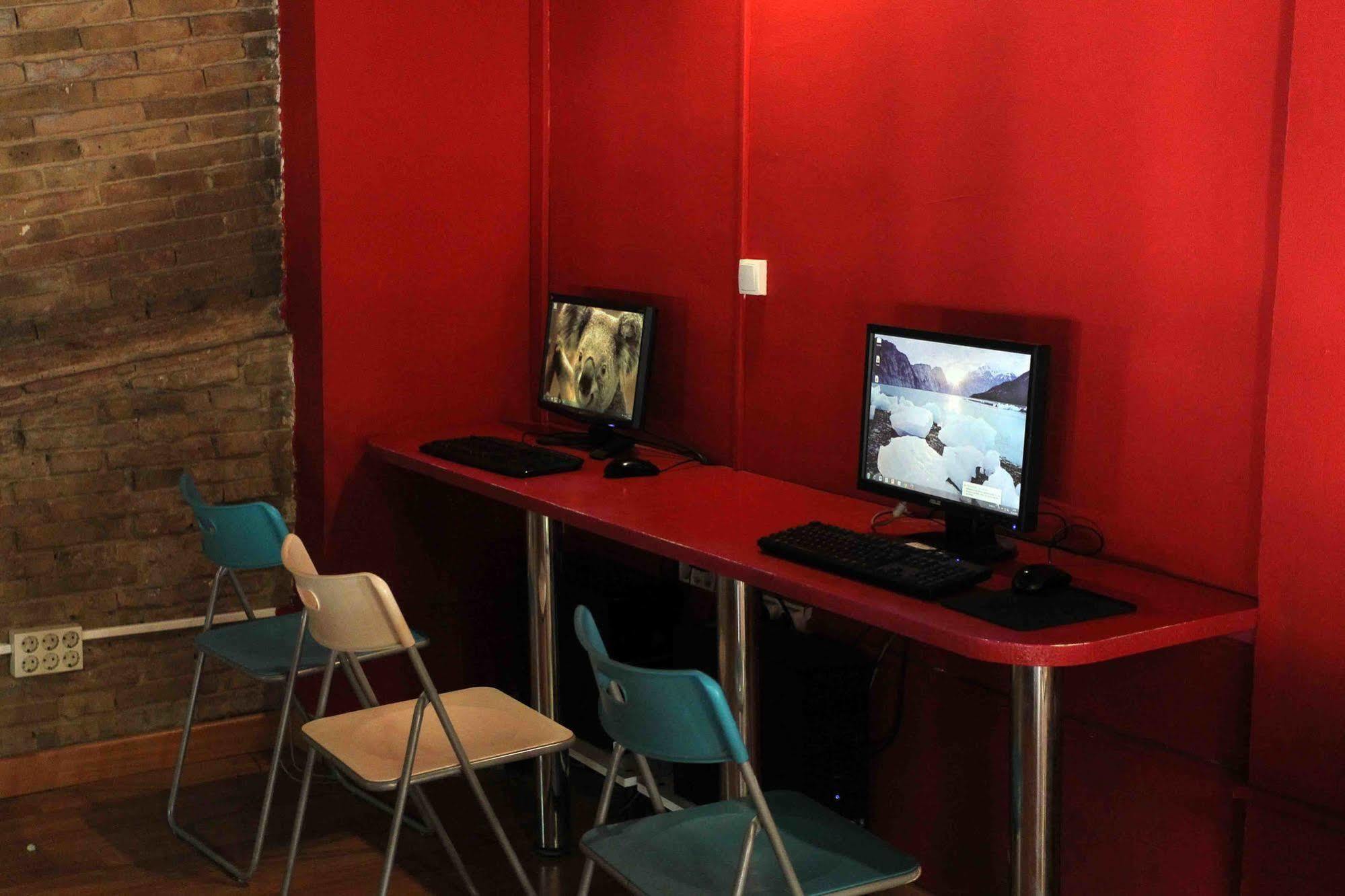 Red Nest Hostel Valencia Eksteriør bilde
